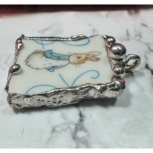 Peter Rabbit Wedgwood Broken China Pendant w/ Silver Artisan Bezel  & Ball Chain - Picture 3 of 9